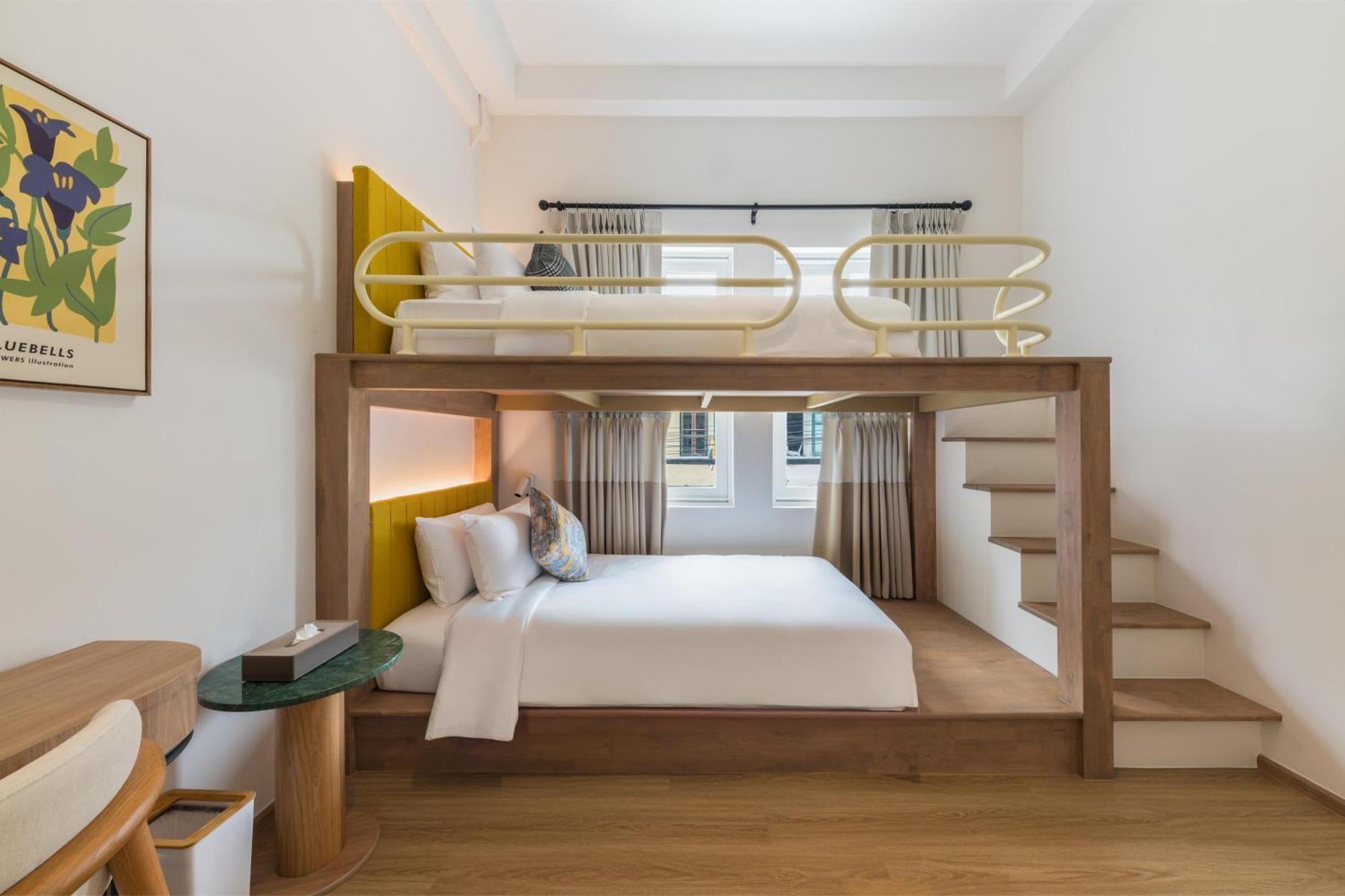Upstairs At Ton Ton Hotel Bangkok Bagian luar foto
